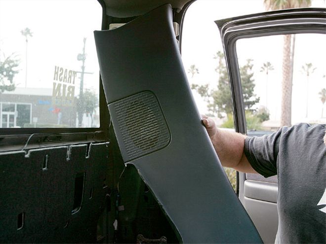 Pioneer Front  Speakers and Rear Speakers in a 2001 Chevy Truck - Standard-Cab Resonance