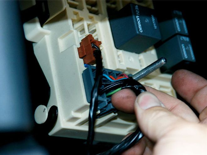 Pioneer AVIC-N1 Install in a 2001 GMC Truck - Intelligent Entertainment