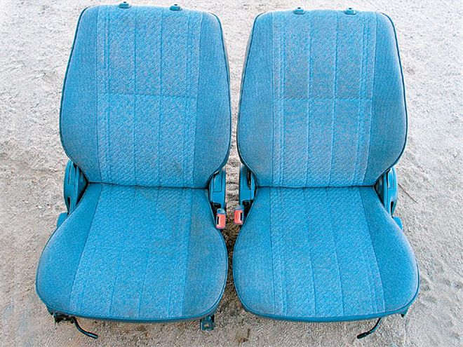Bench Seat to Bucket Seat Conversion - Ditchin The Bench