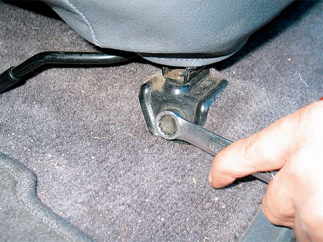 Bench Seat to Bucket Seat Conversion - Ditchin The Bench