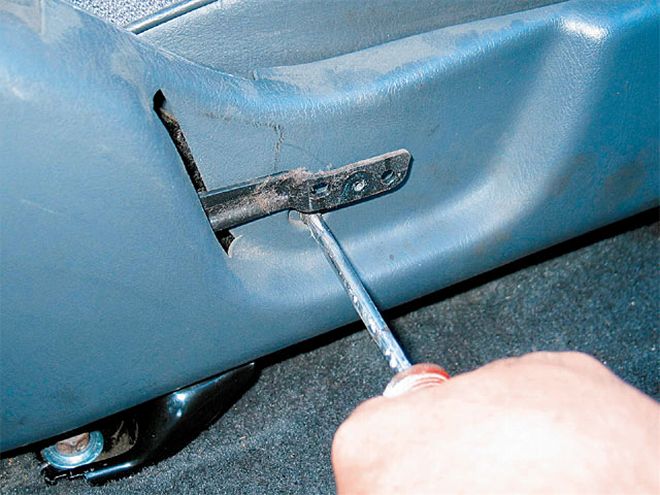 Bench Seat to Bucket Seat Conversion - Ditchin The Bench