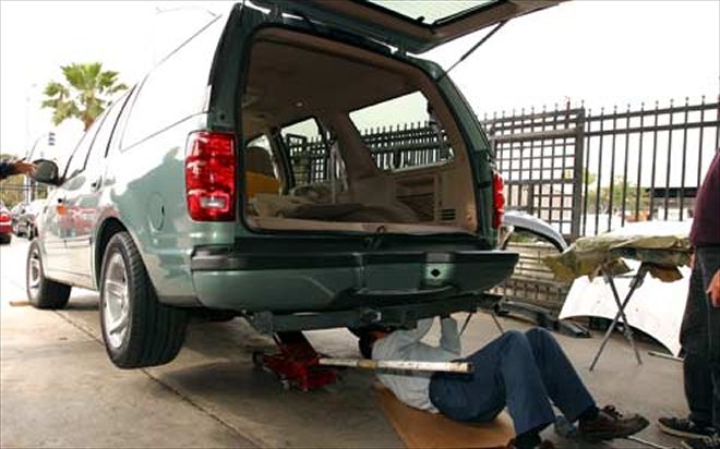 1998 Ford Expedition Suv wheel Right Side Repair