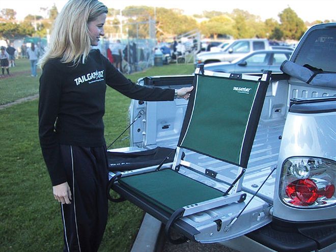 TailGatorz Tailgate Party Lounge Chair - Kickin It