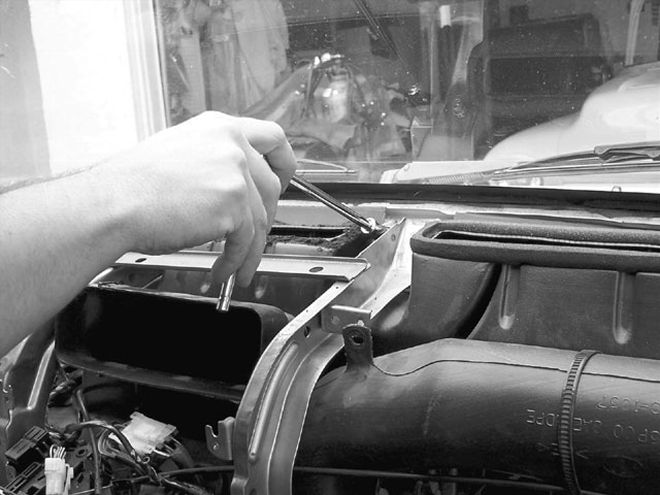 Nissan Hardbody Dashboard Swap - Dash Install - El Switcheroo, Part II