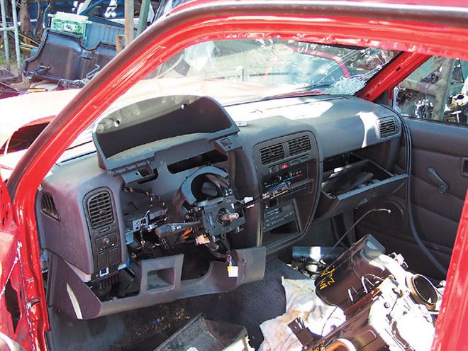 Nissan Hardbody Dashboard Swap - Dash Removal - El Switcheroo, Part I