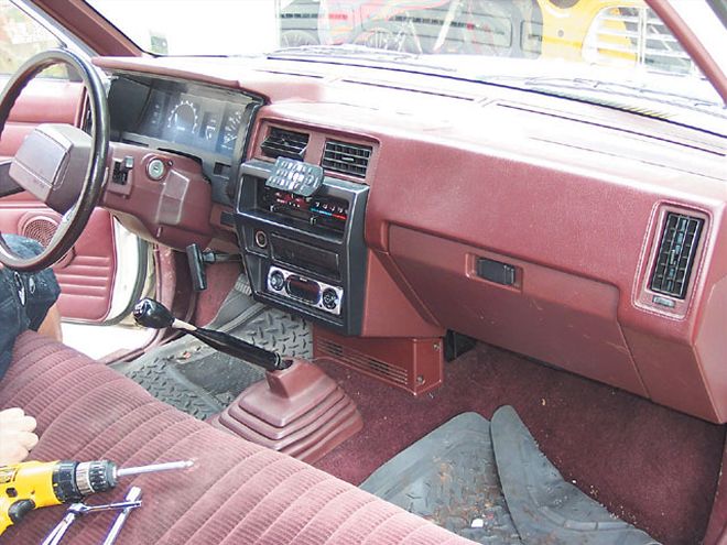Nissan Hardbody Dashboard Swap - Dash Removal - El Switcheroo, Part I