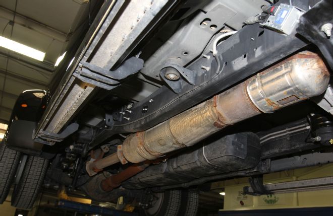 How 2015 Ford F-450 and 2015 Ram 3500 Trucks are Engineered to Pull 15 Tons