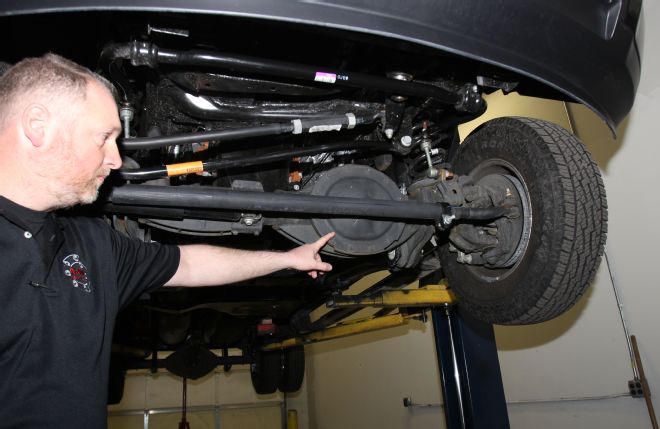 How 2015 Ford F-450 and 2015 Ram 3500 Trucks are Engineered to Pull 15 Tons