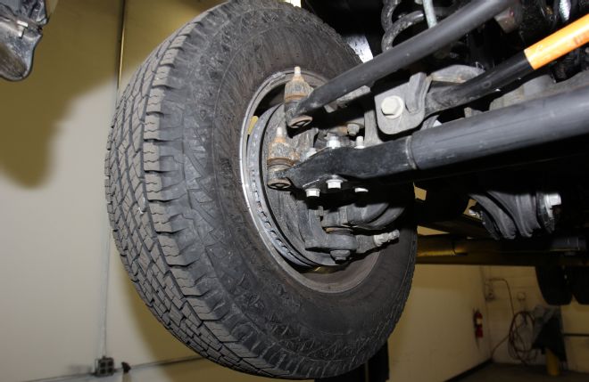 How 2015 Ford F-450 and 2015 Ram 3500 Trucks are Engineered to Pull 15 Tons