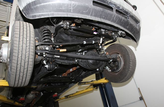 How 2015 Ford F-450 and 2015 Ram 3500 Trucks are Engineered to Pull 15 Tons