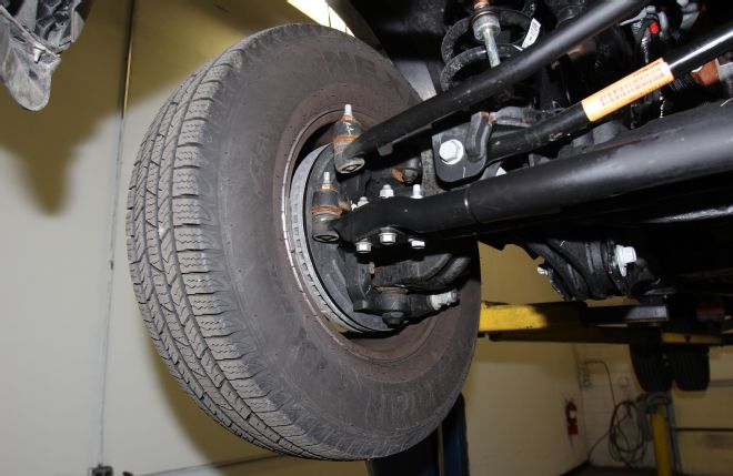 How 2015 Ford F-450 and 2015 Ram 3500 Trucks are Engineered to Pull 15 Tons