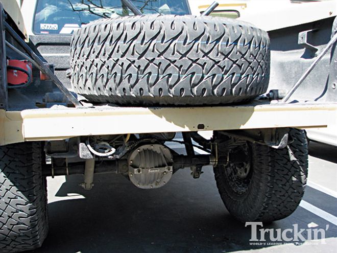 Street Scene Hidden Hitch - Stealth Towing