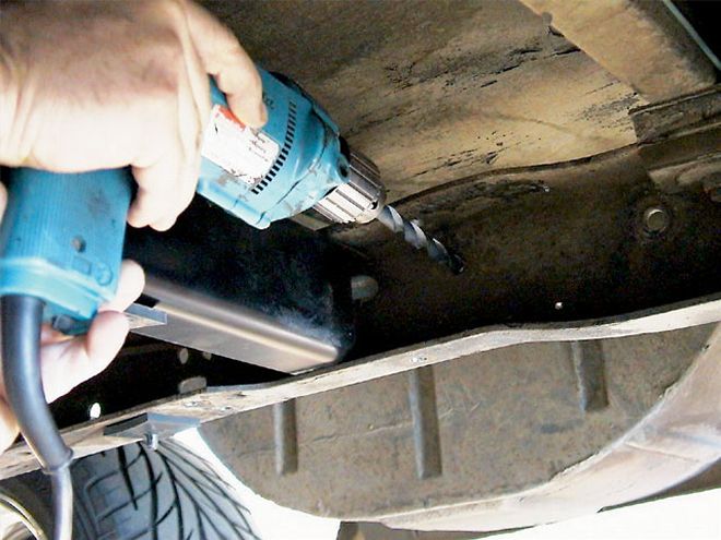 Fuel Tank And Receiver Hitch On A 1972 Chevy Suburban - Tank And A Hitch